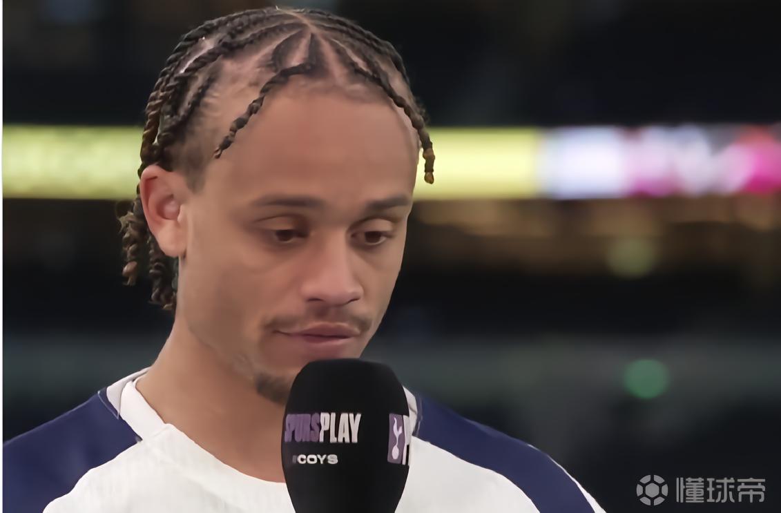 西蒙斯：德泽尔比非常强调控球，这正是我非常喜欢的风格