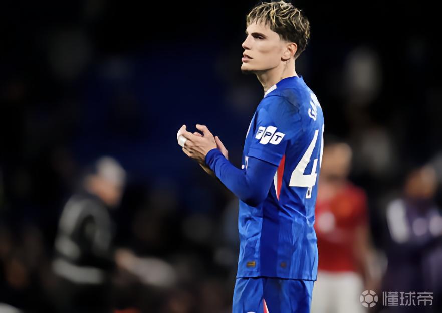 说啥了？天空：不敌曼联后斯图尔特和温斯坦利迅速走进更衣室