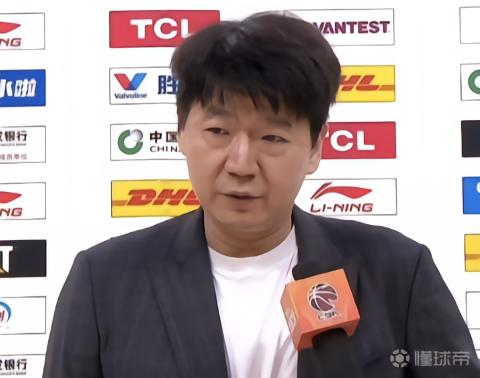 结束五连败，邱彪：主要贺希宁没打，困难时期感谢这帮兄弟们