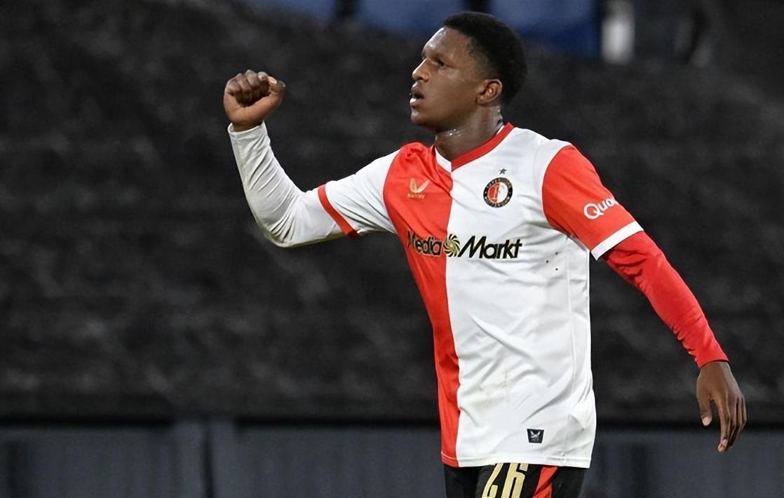 73场造13球 荷兰新带刀后卫已成曼城今夏重点引援目标 3豪门来抢