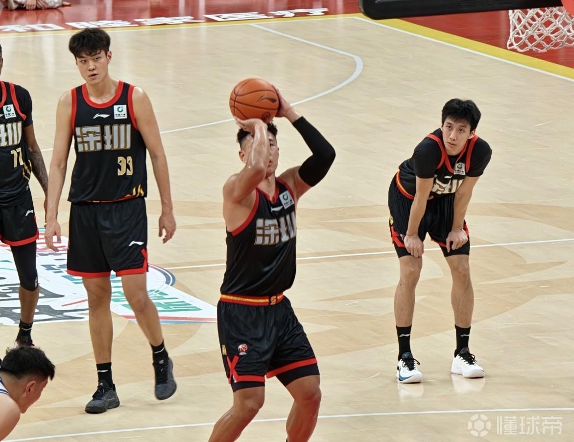 记者：贺希宁得了严重病毒性感冒，带病出场加重了病情