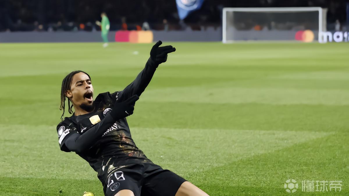 每体：巴尔科拉目前正和登贝莱的经纪人合作；他有意转会