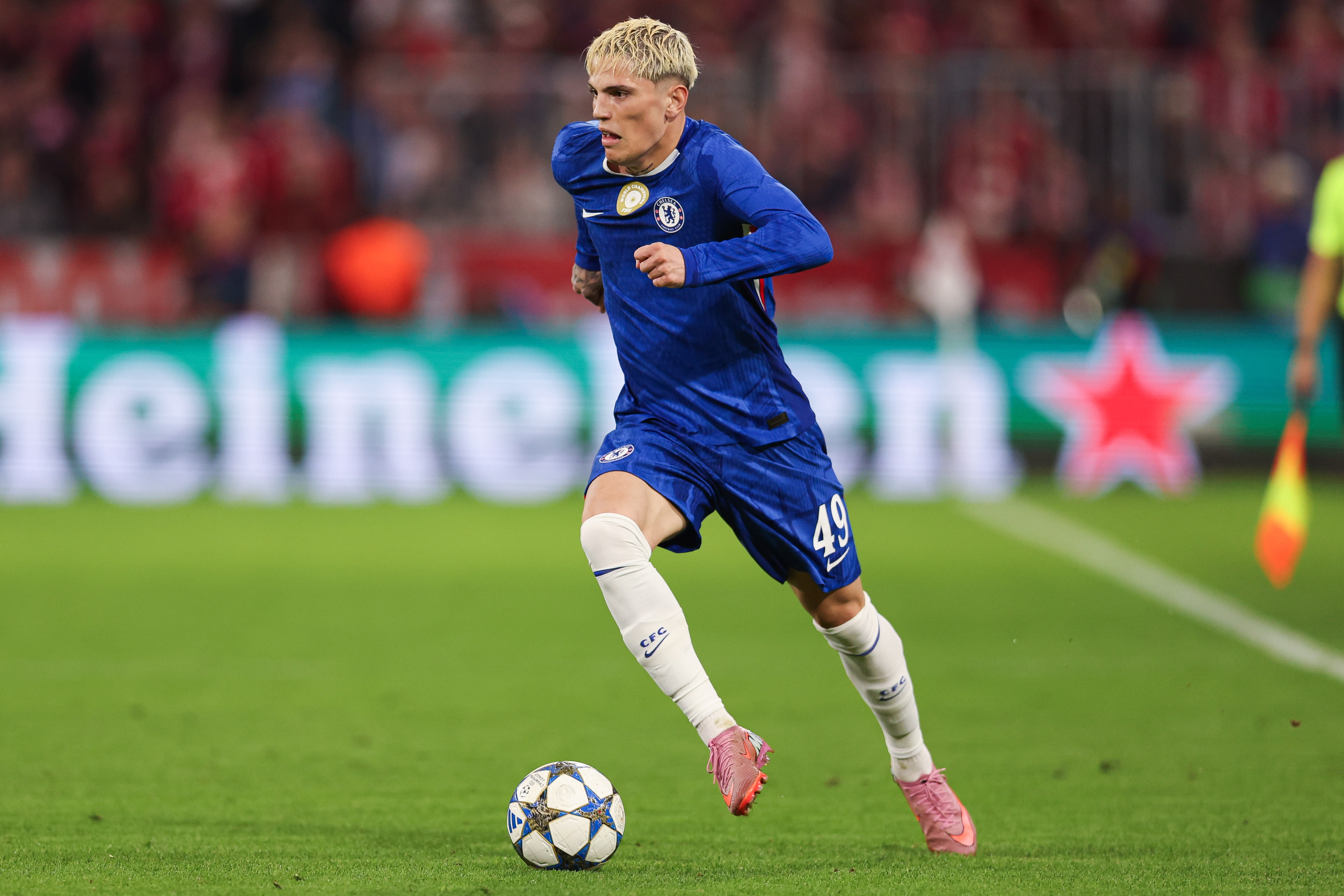 罗塞尼尔否认要卖加纳乔：报道来源是？他才21岁我们相信他