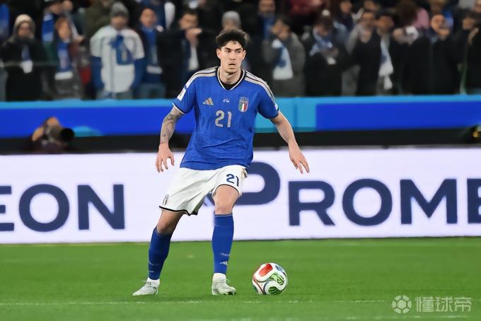 世体：巴斯托尼愿意调整薪资以加盟巴萨，交易还需弗里克首肯