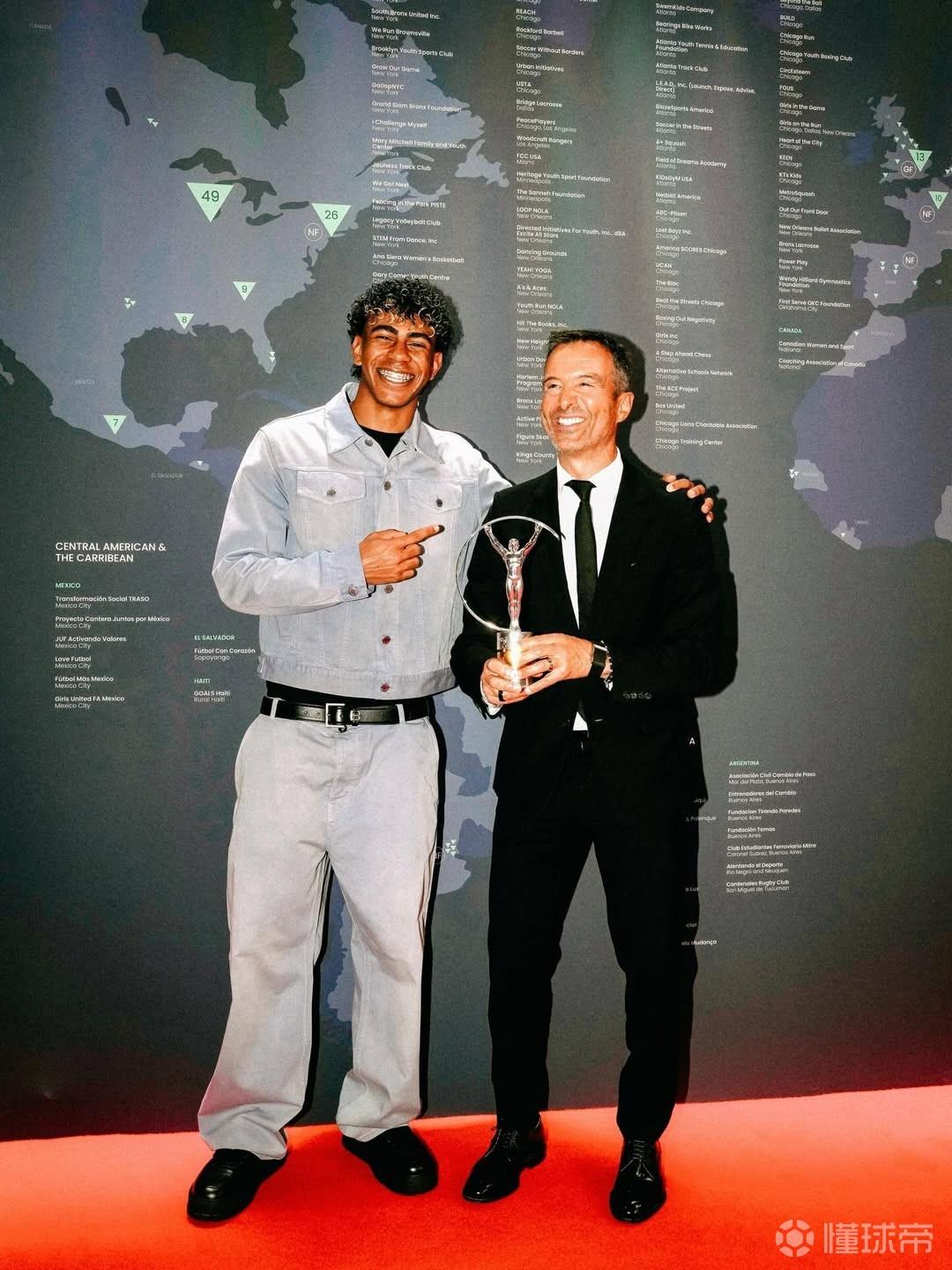 劳伦斯颁奖礼后亚马尔更新社媒，撤下詹姆斯照片暂未设置新头像