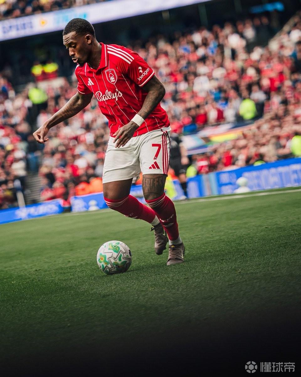 官方：森林边锋奥多伊股四头肌受伤，已于今日接受手术