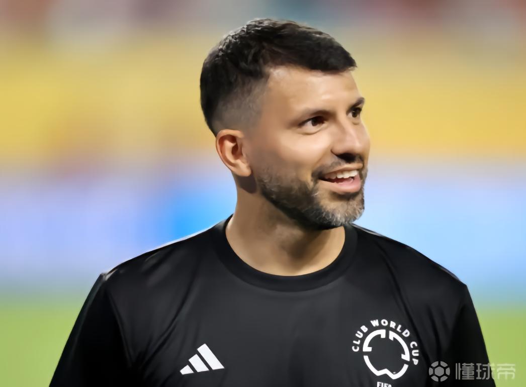 阿圭罗：亚马尔能摆脱看似不可能的局面，之前能做到的是梅西