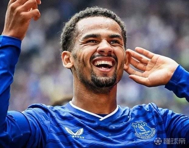 记者：切尔西考虑签下恩迪亚耶，可能在交易中加入德拉普