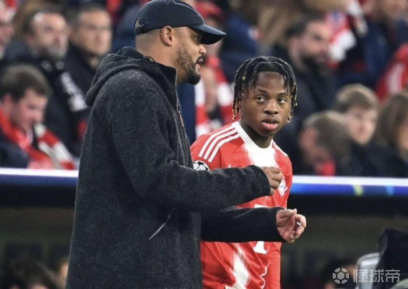 体图：威兹德姆-迈克曾在队内会上睡着，孔帕尼选择私下处理