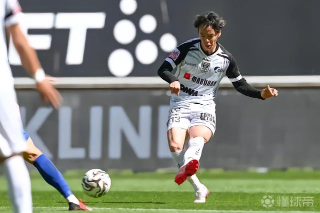 比媒：门兴有意28岁日本中场伊藤凉太郎，汉堡曾派球探考察他