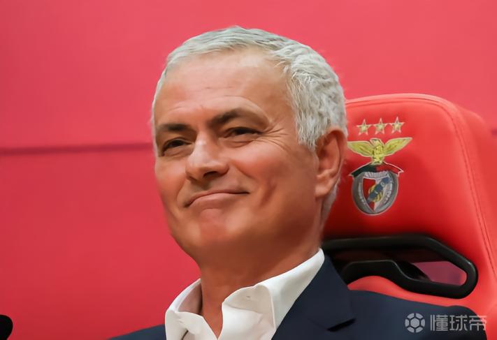 球报：穆里尼奥专注于留在本菲卡，没有任何俱乐部联系他