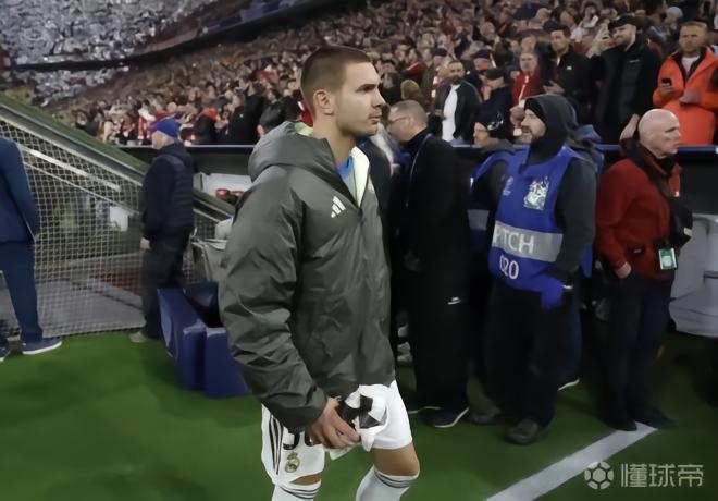 马卡：皇马考虑先外租马斯坦托诺锻炼，仍坚信他的天赋和潜力