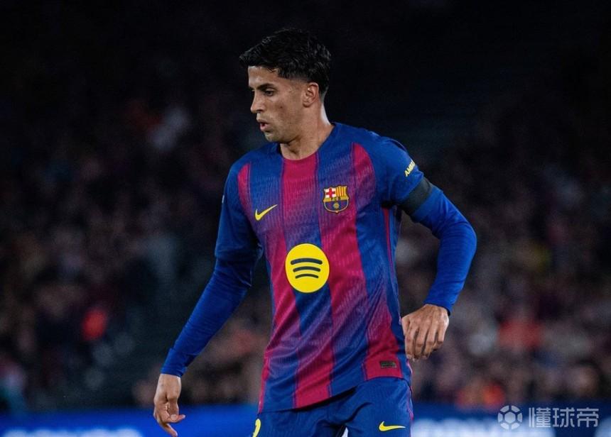 记者：坎塞洛仅仅是出现挫伤的情况，伤情无大碍