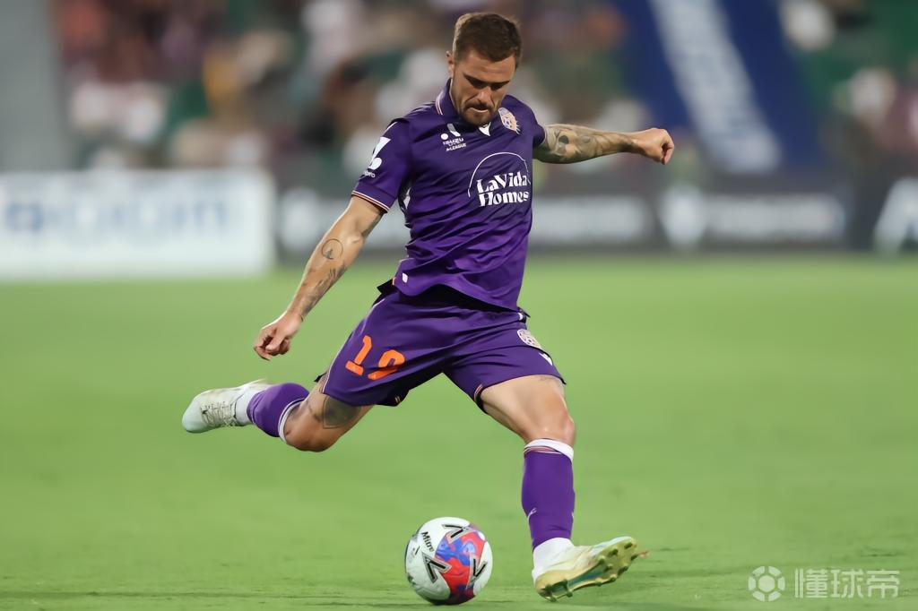 告别，33岁澳大利亚前国脚里斯登自宣将在本赛季结束后退役