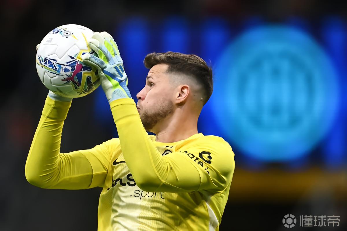 米体：国米门将首选仍是维卡里奥，何塞普的去留尚未确定