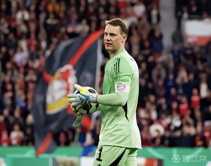 罗马诺：拜仁已为诺伊尔备好一年续约合同，只待球员签字