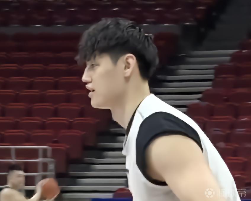 曾凡博：去年腰一断整个身体的劲儿泄了；会尽我所能帮助球队