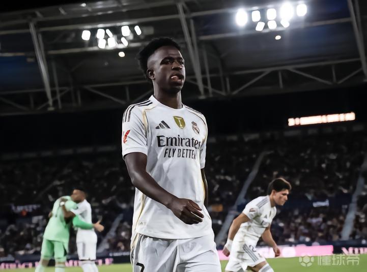 跟队：维尼修斯代表要求绩效奖金和续约奖金，皇马无妥协意愿