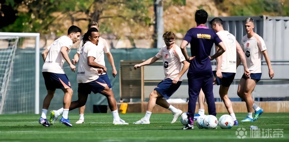 世体：巴萨完成训练备战赫塔费，拉菲尼亚和贝尔纳尔缺席
