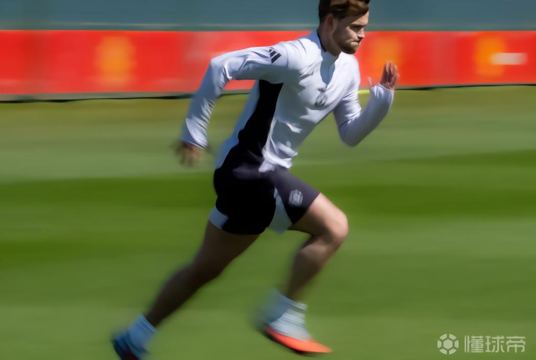 好消息，德利赫特自11月30日因伤缺阵后恢复个人训练