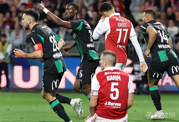 自2012年以来，布雷斯特成首支法甲半场领先3球却不胜球队