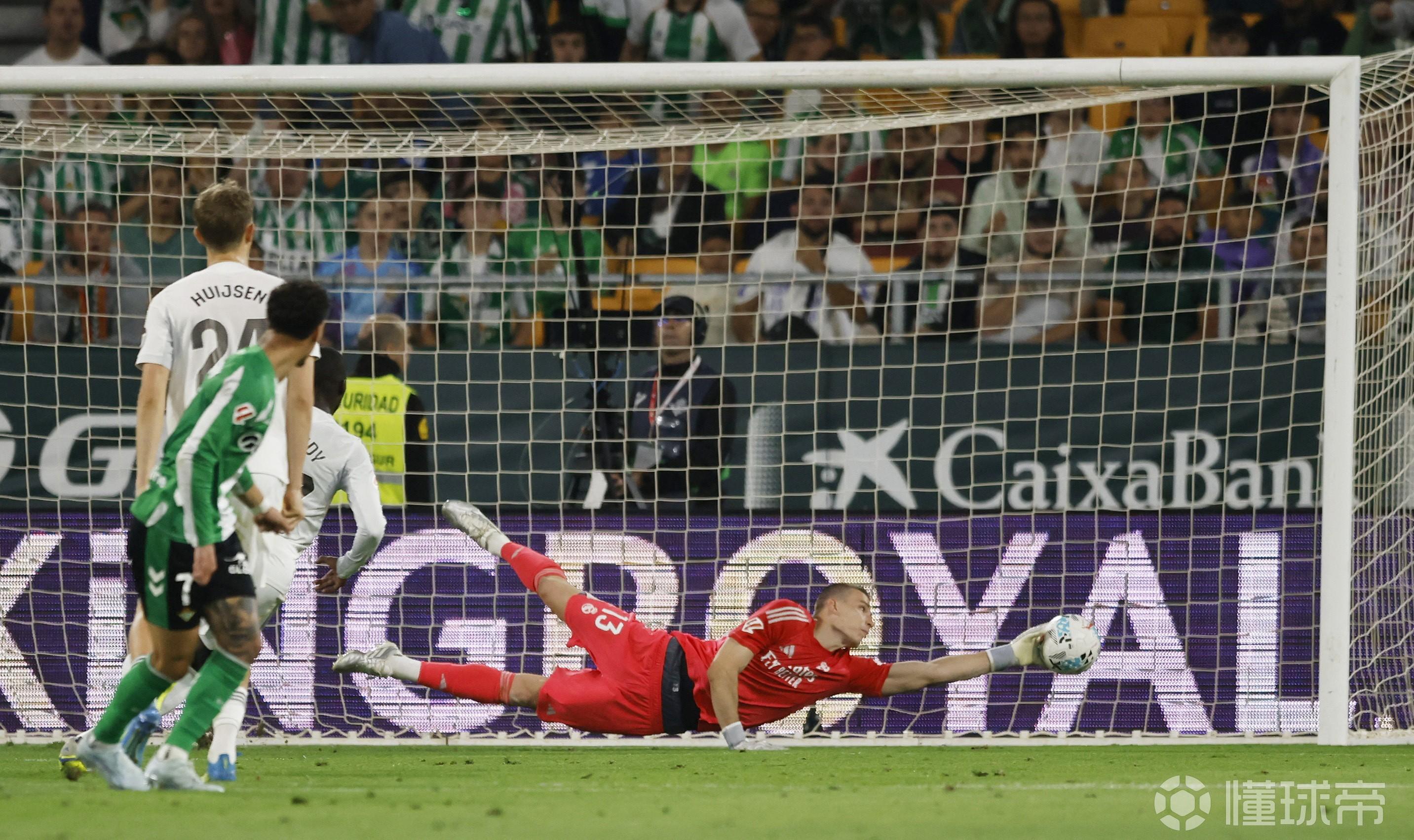 3次扑救+1次最后一人抢断，卢宁当选贝蒂斯vs皇马全场最佳