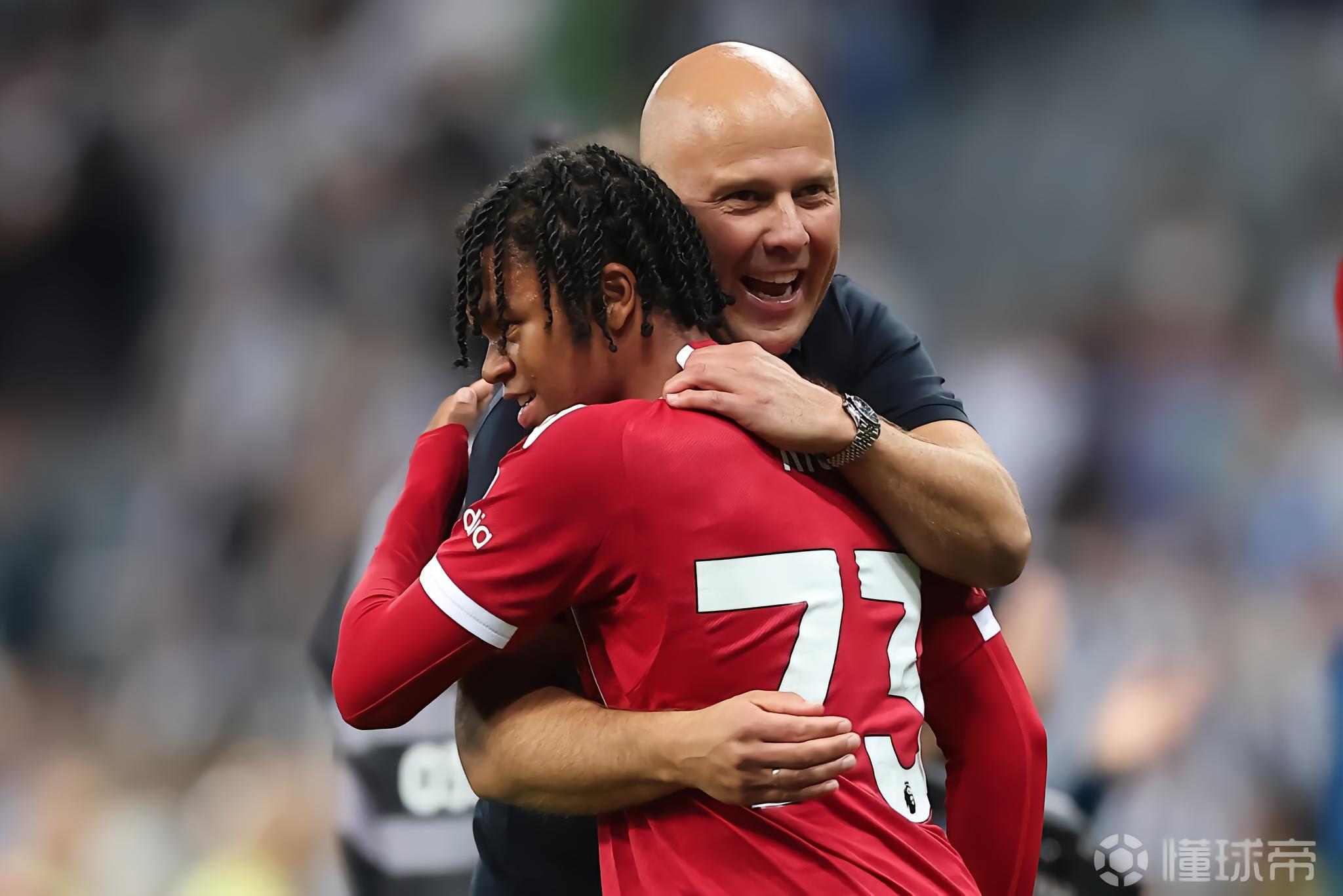 莱因克尔：恩古莫哈刚在利物浦站稳脚跟，现在谈世界杯太早