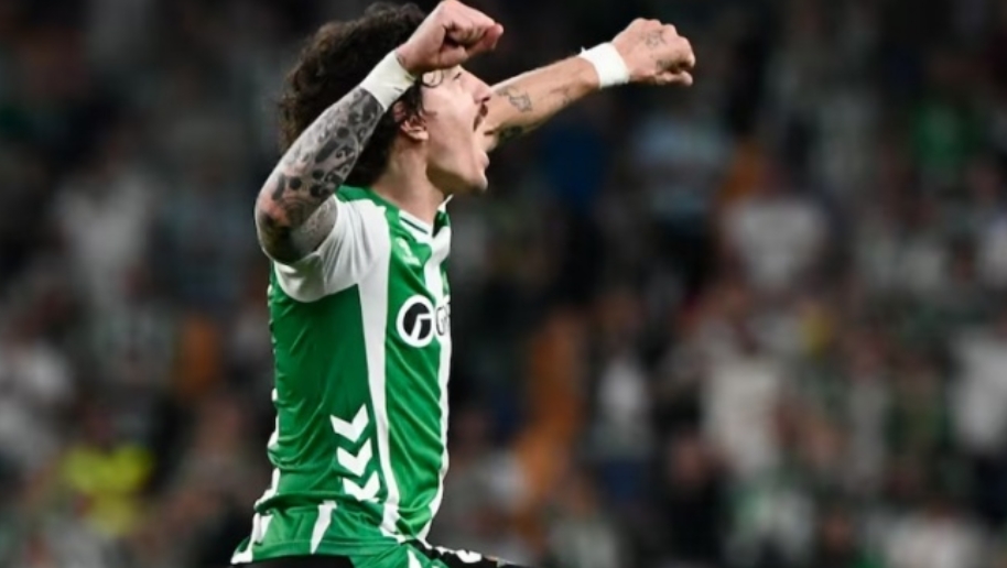 阿斯：巴萨全队在酒店观看比赛 贝莱林绝平球员欣喜若狂