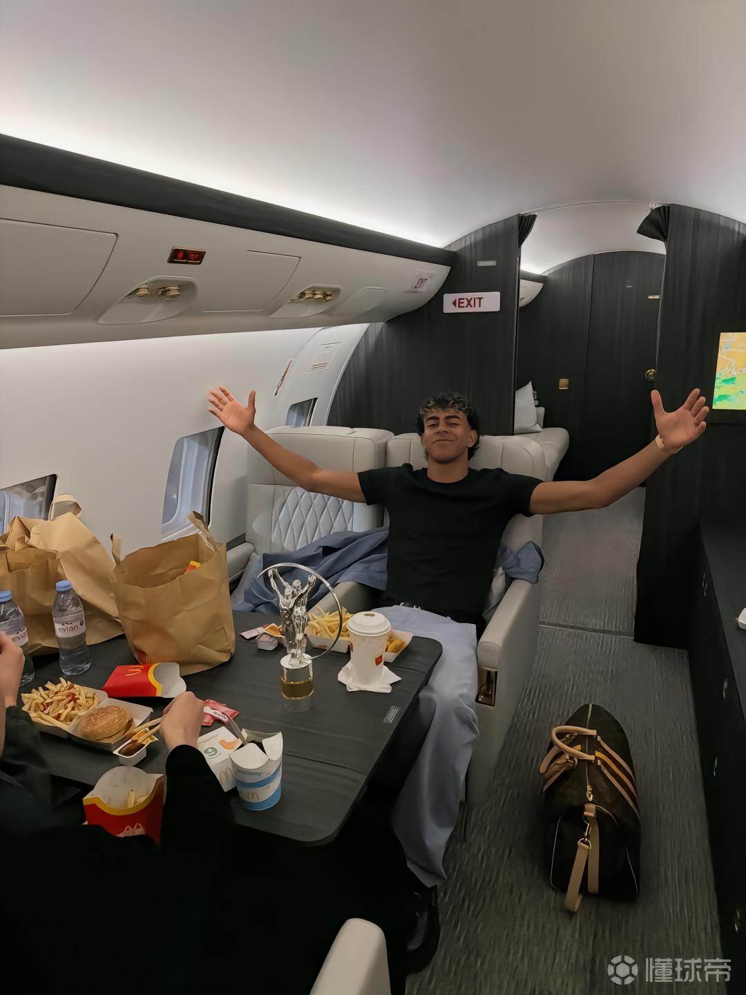 亚马尔赛前48小时吃麦当劳后在比赛中受伤，被主持人批不职业