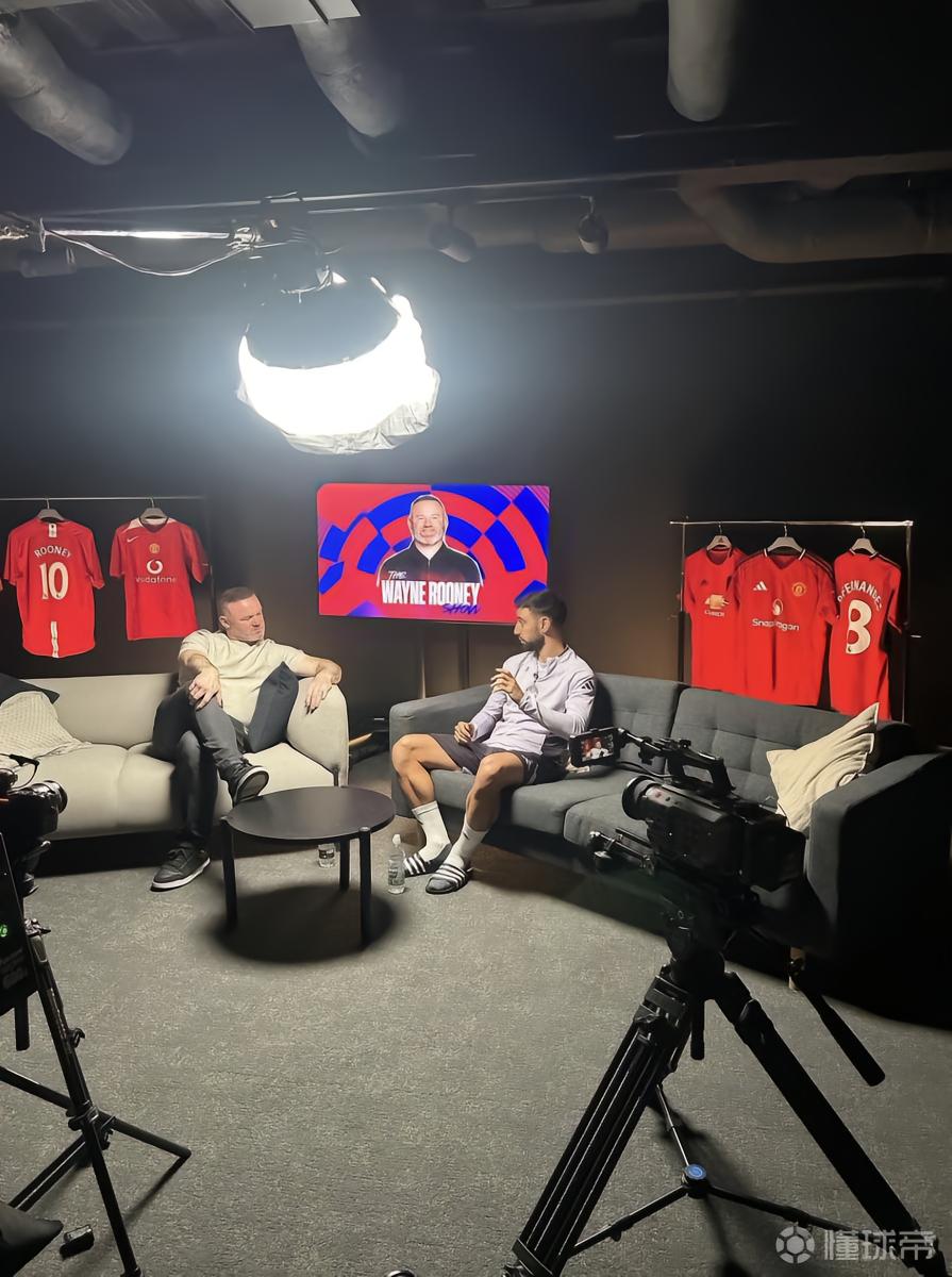 鲁尼：和B费相谈甚欢，他绝对值得拿下年度最佳球员