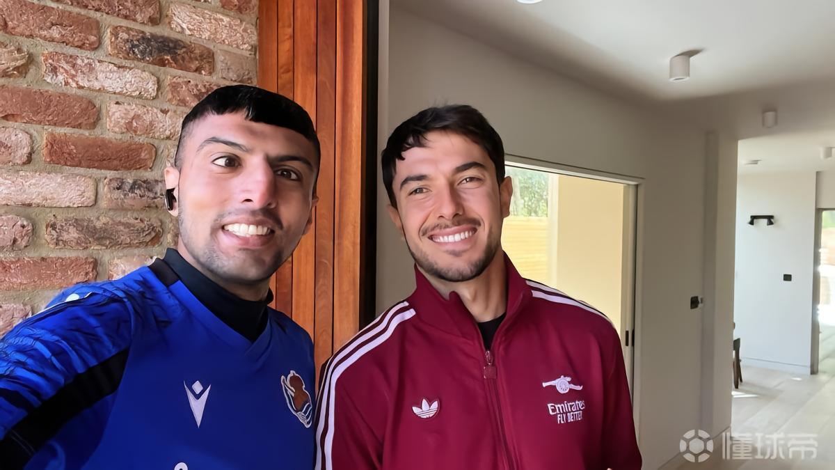 一皇社球迷在伦敦送外卖，接到苏比门迪订单后穿皇社球衣上门