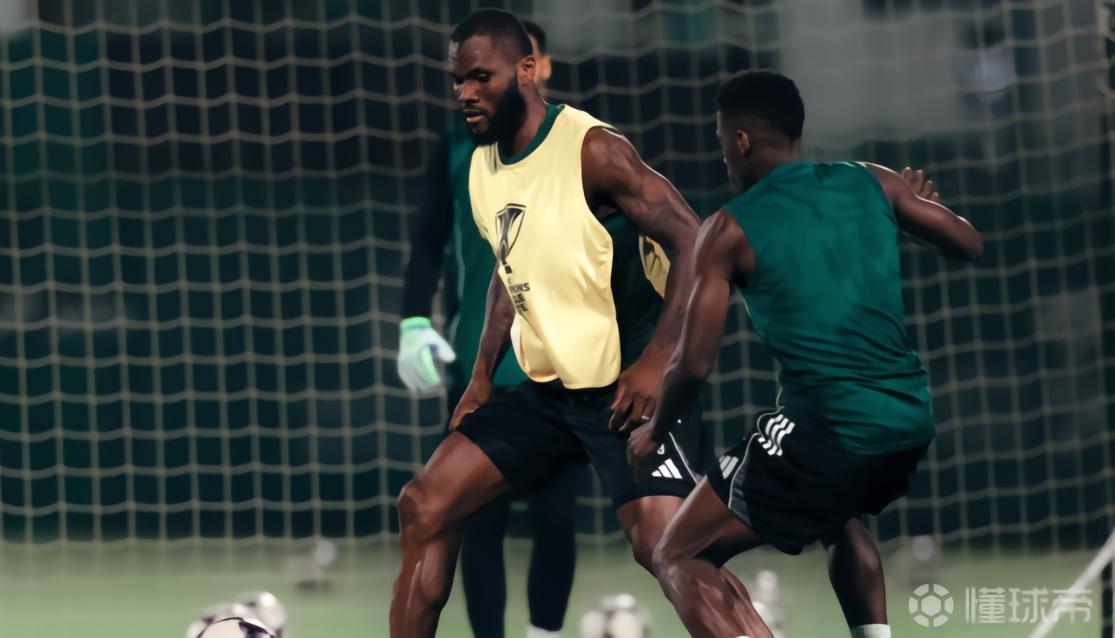 已分发约4万面旗帜，吉达国民球迷将在亚冠决赛营造魔鬼主场氛围