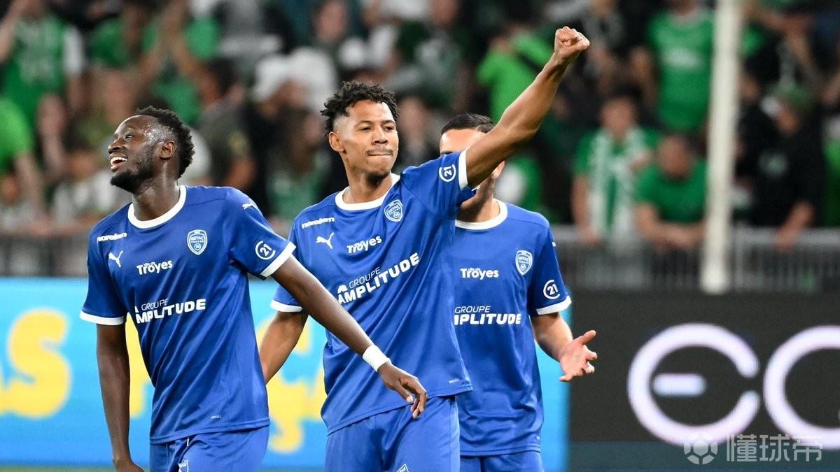 特鲁瓦3-0客胜圣埃蒂安赢得法乙榜首大战，提前两轮重返法甲