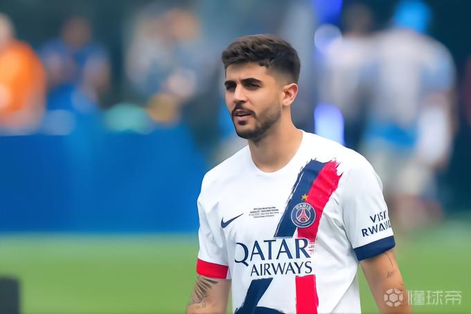 记者：恩里克正改造贝拉尔多，若无人离队巴黎今夏不会补中场