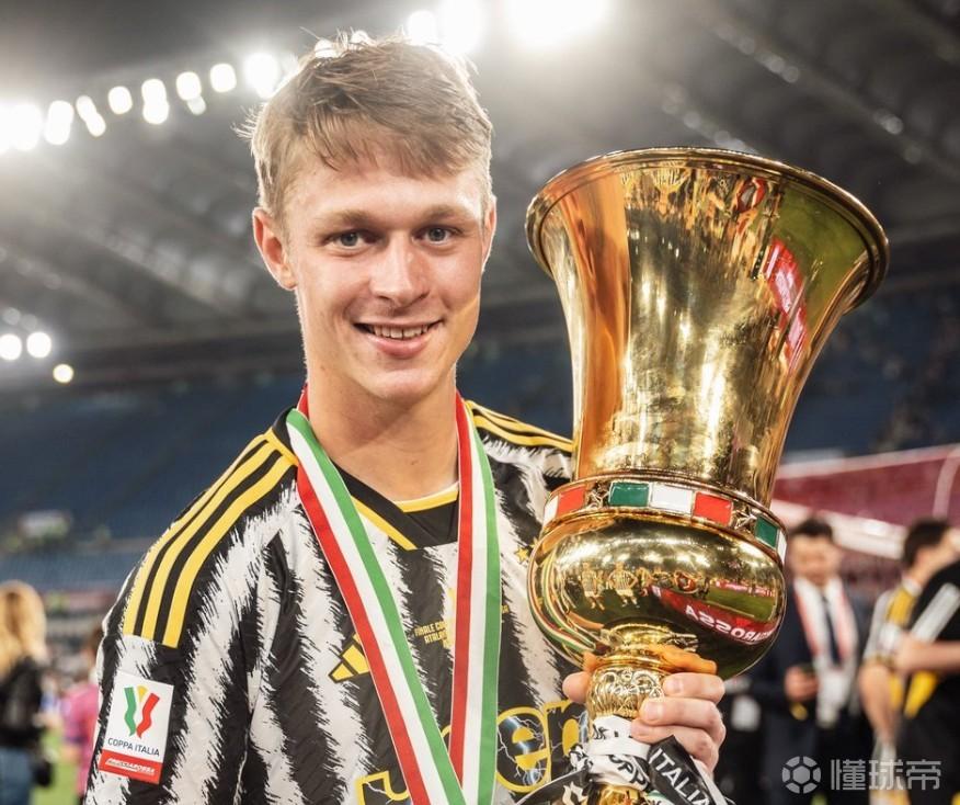 斯基拉：帕尔马600万欧从威尼斯买断卡维利亚，尤文分到60万