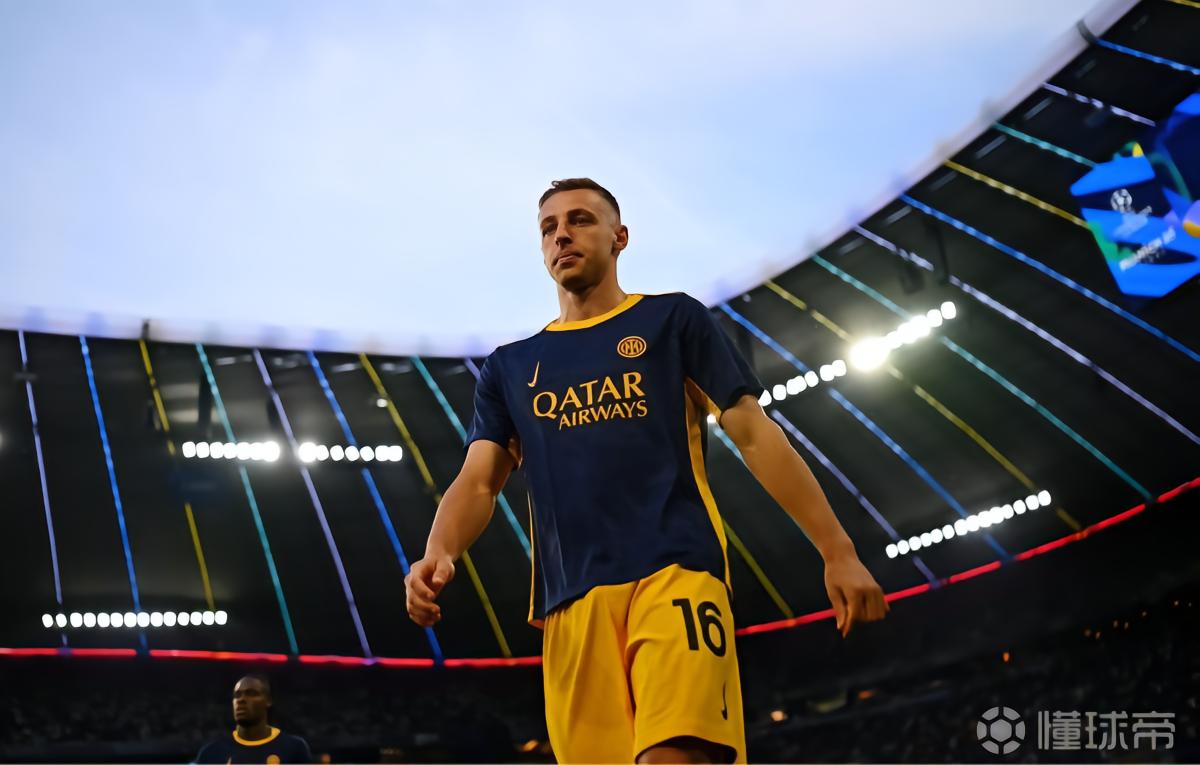 罗马诺：罗马和那不勒斯都询问了弗拉泰西今夏的转会可能