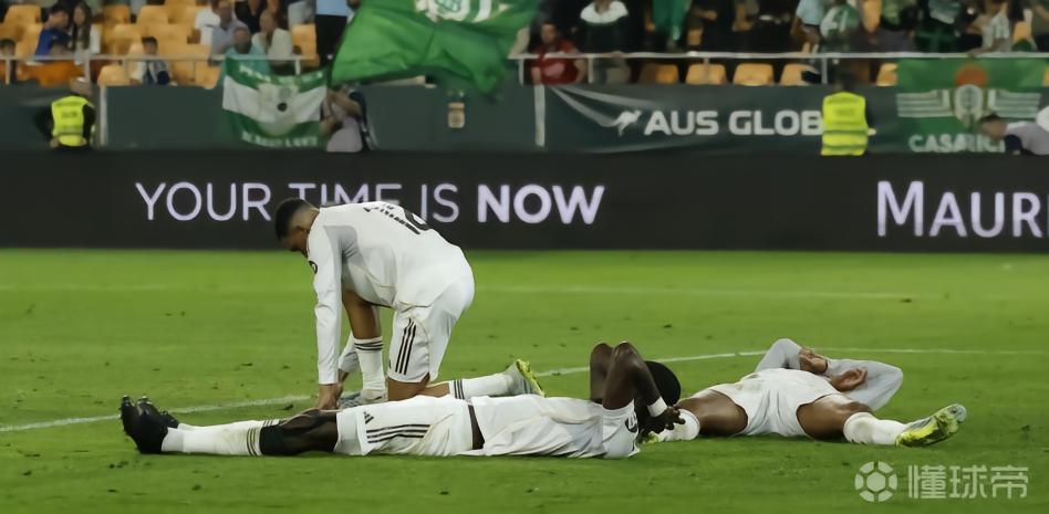 龙赛罗：皇马不会给巴萨列队，我们只会给清白的人列队