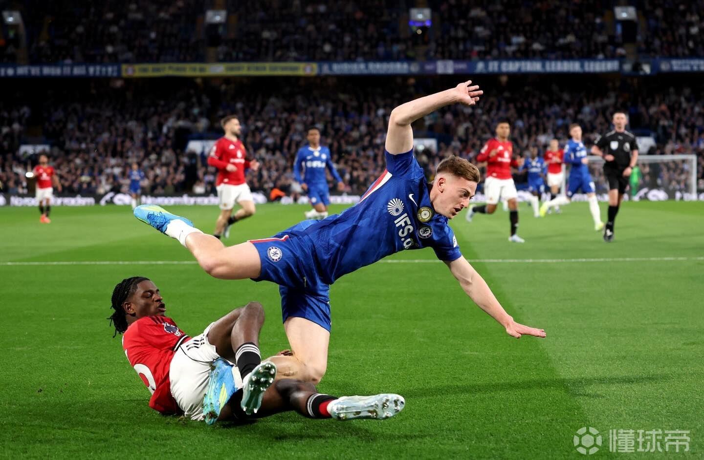 曼晚：海文因发展受阻离开阿森纳，曼联很意外只需150万英镑