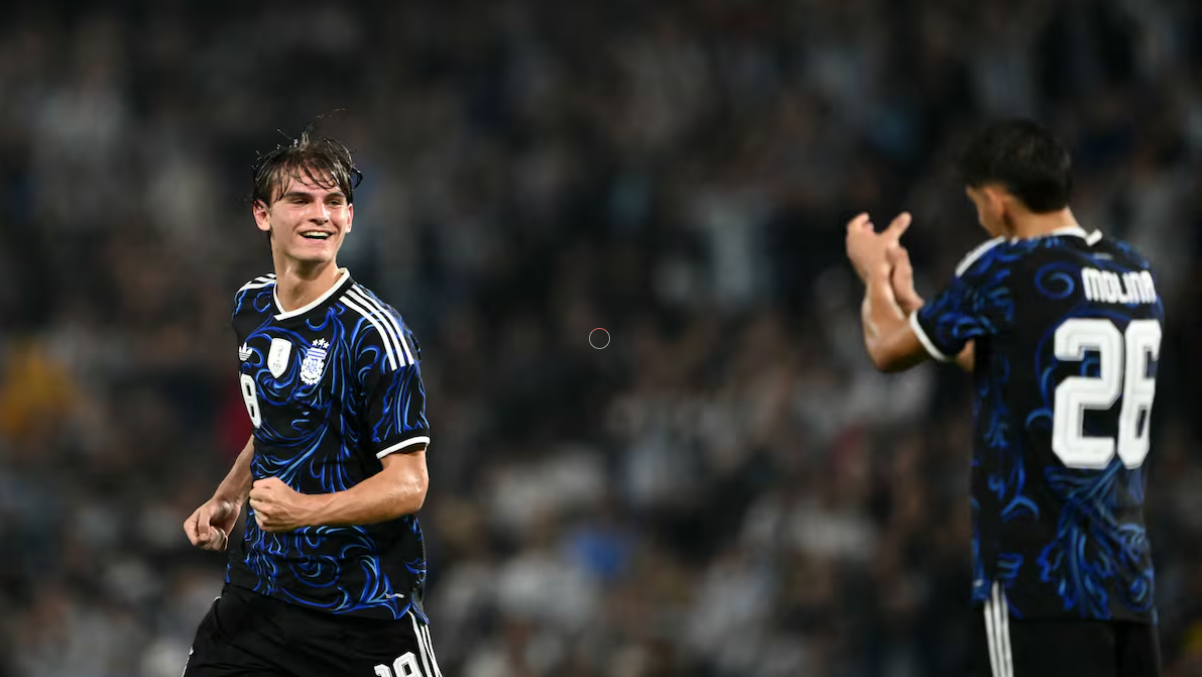 皇马拍板了，尼科·帕斯夏天回归，科莫留不住人