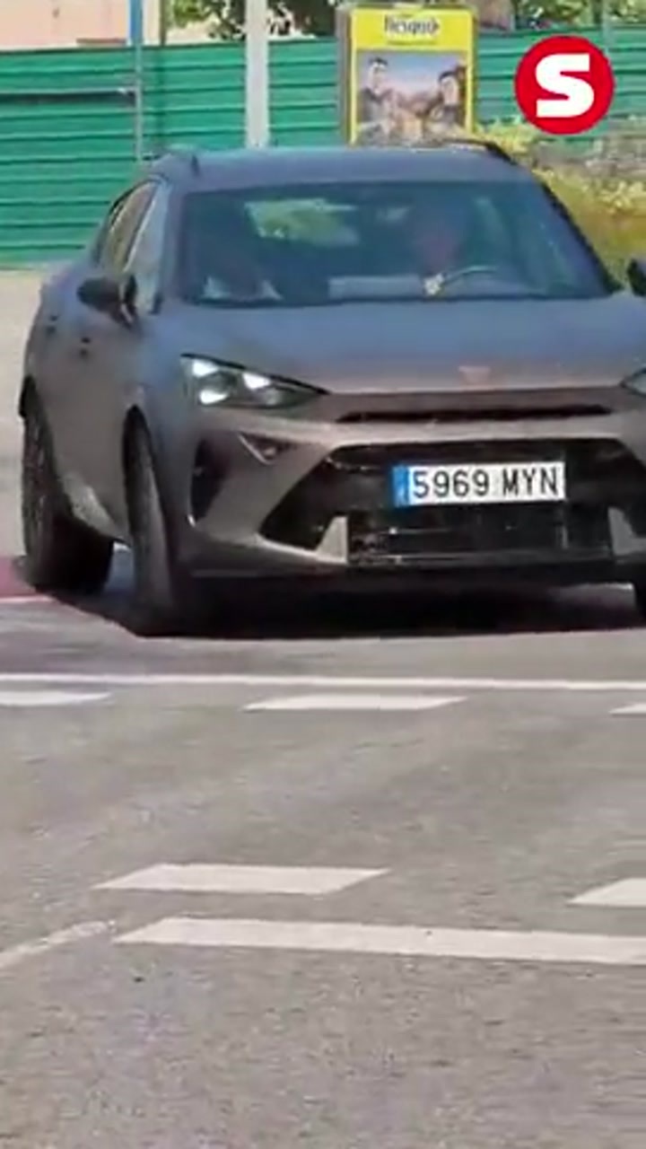 早日康复！亚马尔抵达巴萨基地接受治疗