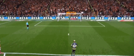 半场：加拉塔萨雷1-0费内巴切，塔利斯卡失点，奥斯梅恩破僵