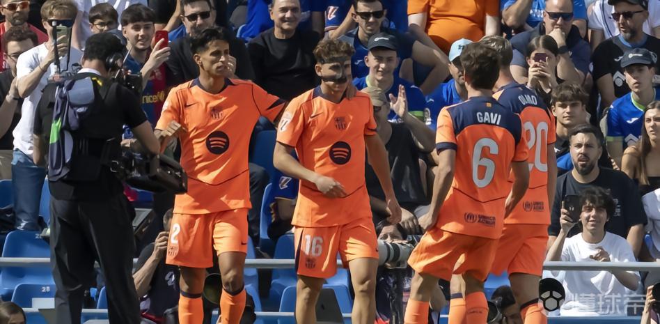 世体：巴萨目前33场积85分，剩余5场西甲全胜便可达百分成就