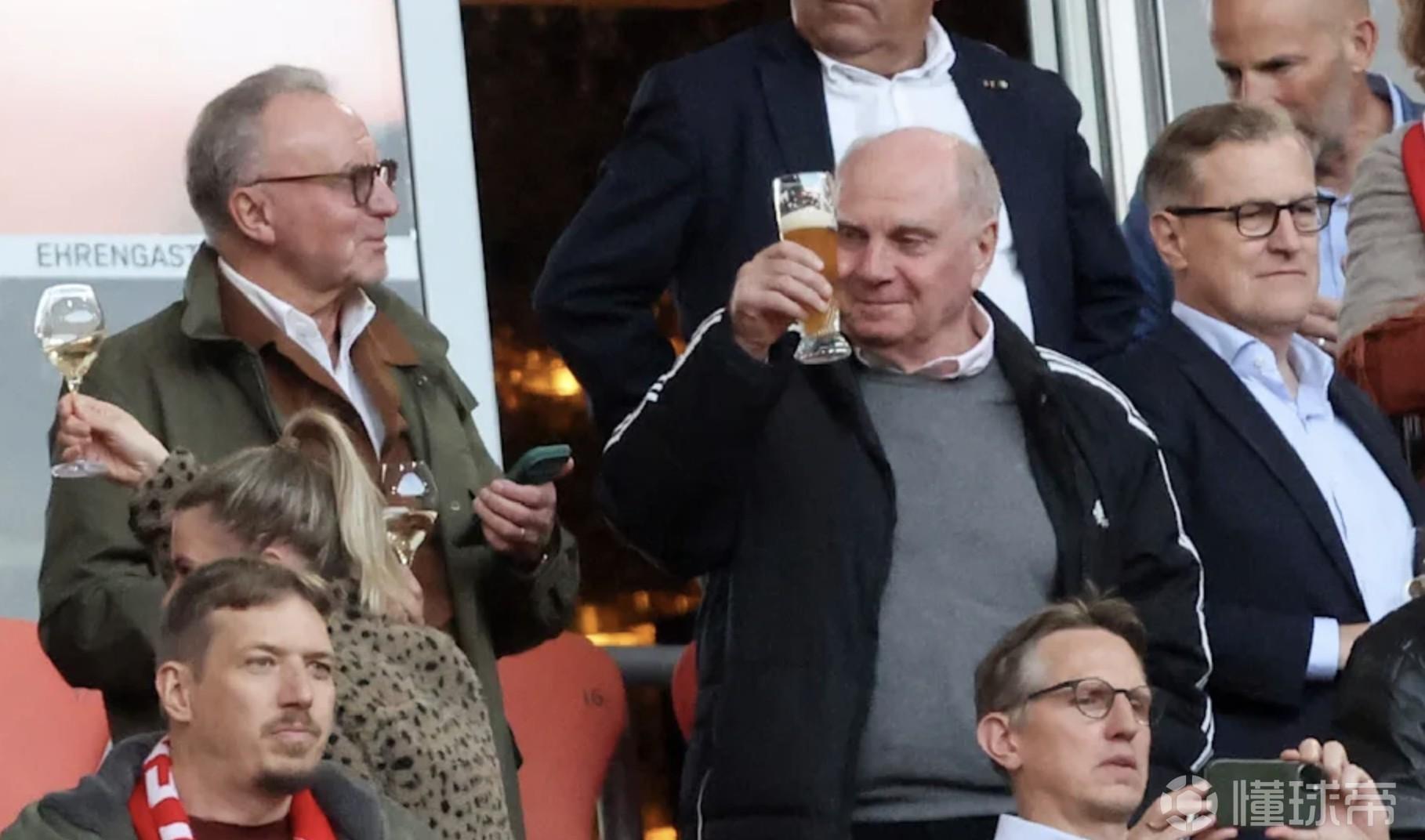 图片报：拜仁内部认为赫内斯和鲁梅尼格不远征时球队表现更好