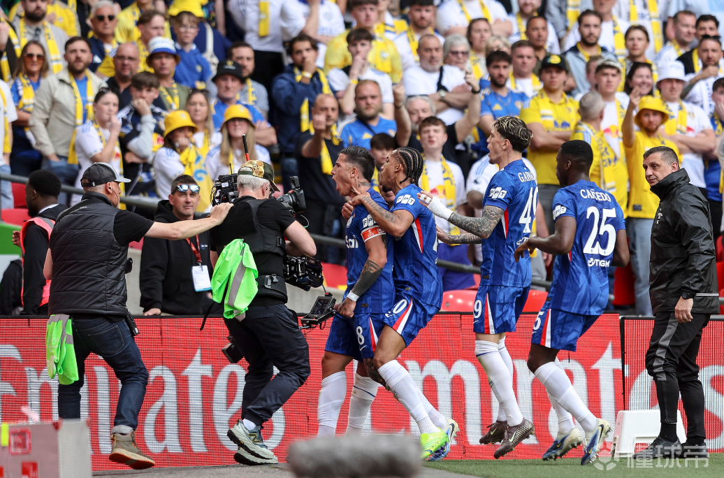 恩佐各项赛事已打入13球，是本赛季进球第二多的英超中场