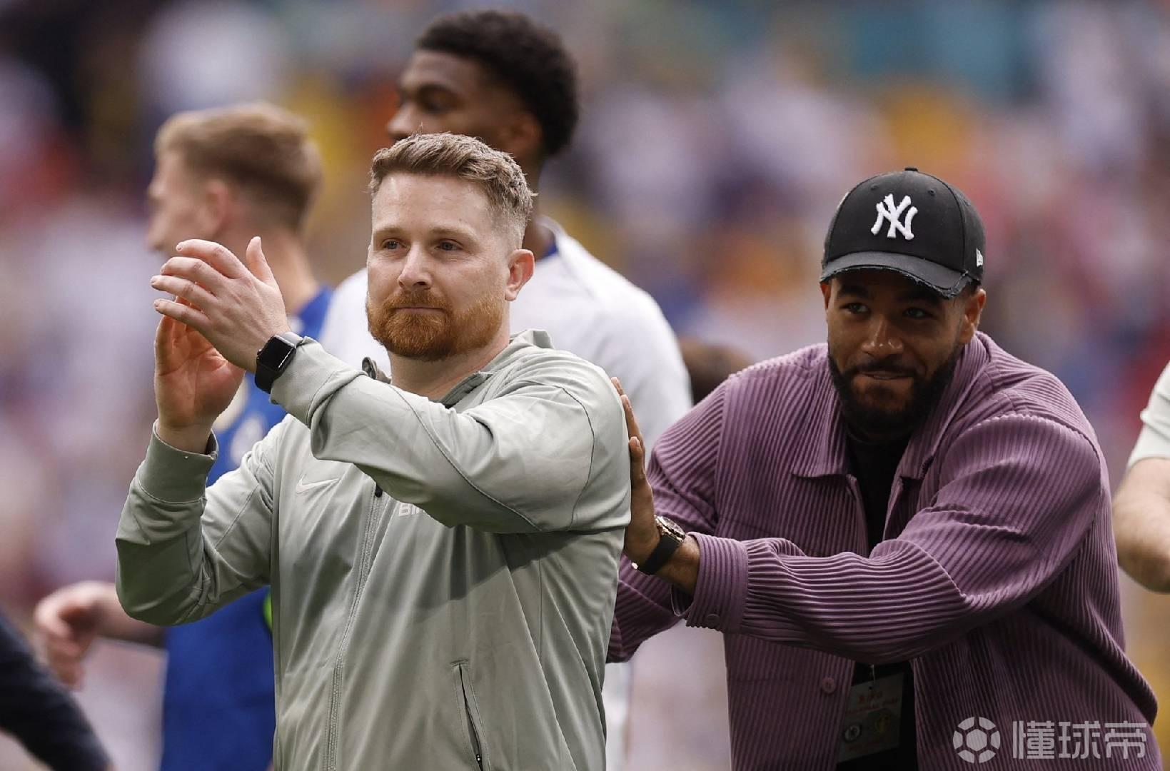 去享受掌声吧，里斯-詹姆斯赛后将麦克法兰推向切尔西球迷