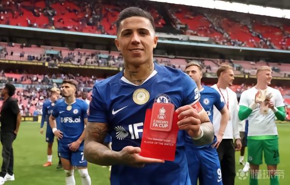 打入唯一进球，恩佐当选切尔西vs利兹联全场最佳球员