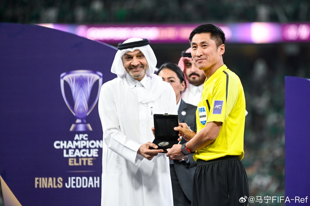 马宁回击沙特媒体：今天是真回国了 不过是带着奖牌回来的