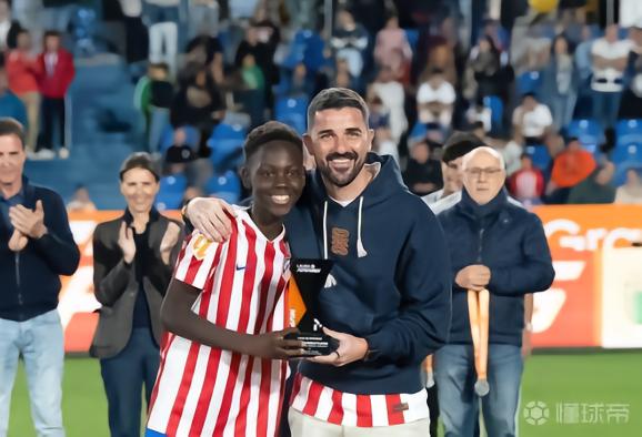 阿斯：皇马将从马竞U12签下维克托-科雷亚，他已与队友告别