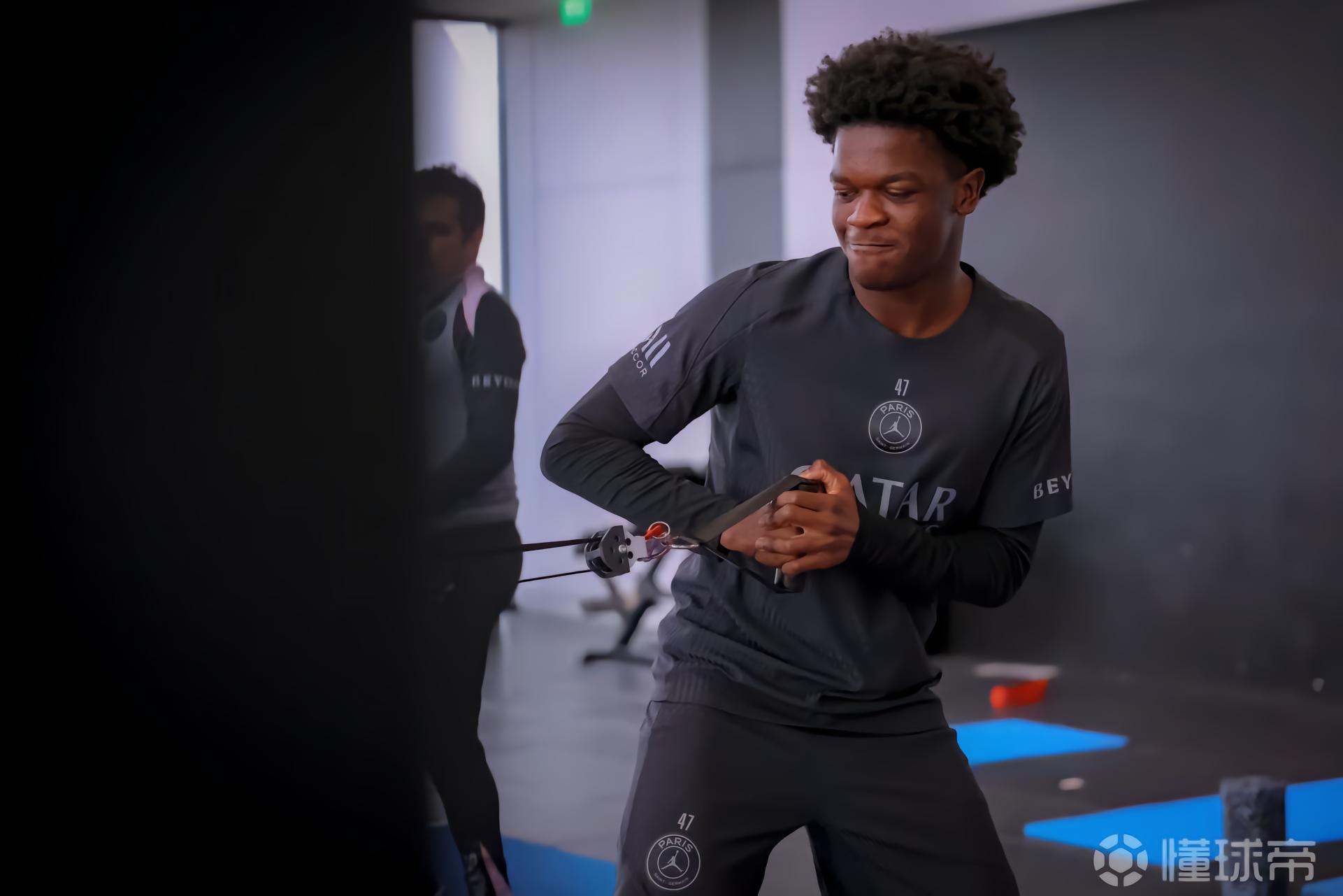 巴黎欧冠赛前伤情更新：恩贾恩图继续接受治疗方案