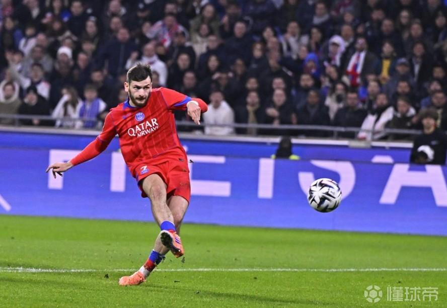 KK父亲：我儿子不在意传闻，他在巴黎很好为什么会考虑转会？